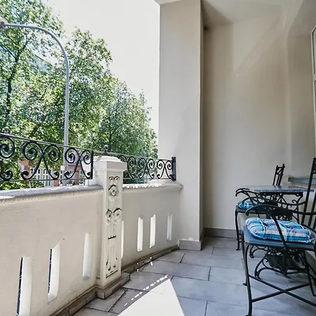 Czerwony De Lux Dla 4 Osob Katowice * שורזוב