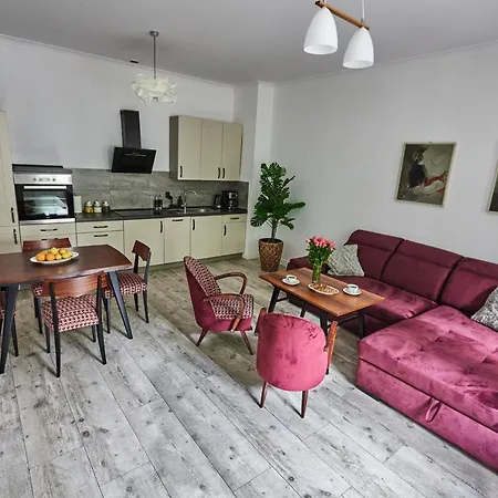 Czerwony De Lux Dla 4 Osob Katowice Chorzow